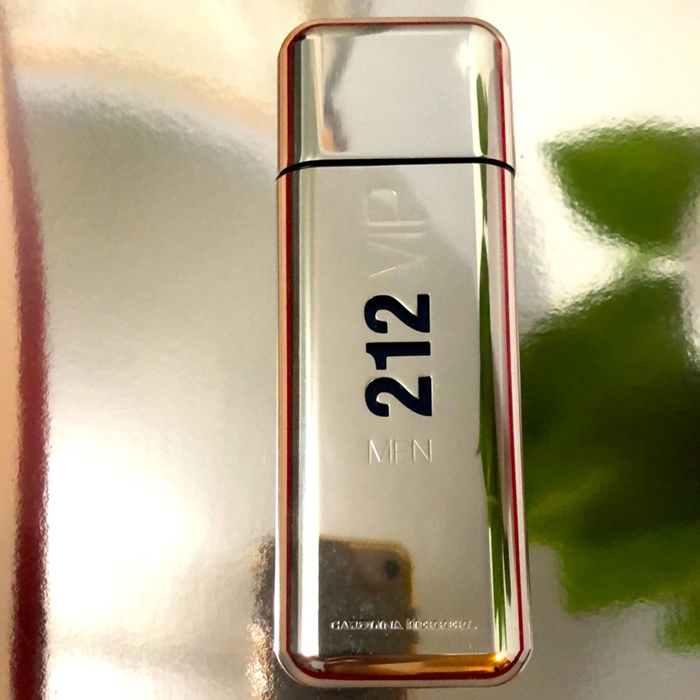 212 VIP Men’s Cologne by Carolina Herrera 3.4oz / 100 ml Amber Woody Fragrance